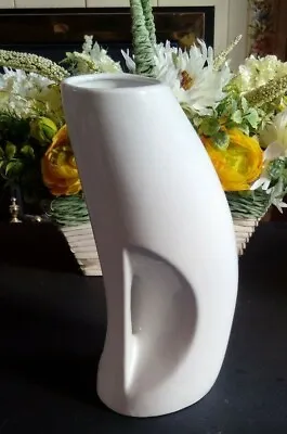 26 Cm Tall White Modern Design Ceramic Flowers Vase Home Decor Gift • £7.99