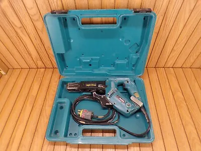 MAKITA 110v AUTOFEED DRYWALL SCREWDRIVER TOOL SCREWGUN DECKING WITH CASE 6834 • $85.95