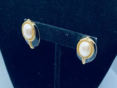 Vtg.monet Black Enamel & Faux Pearl Oval Cabochon Gold Tone Pierced Earrings 375 • $2.25