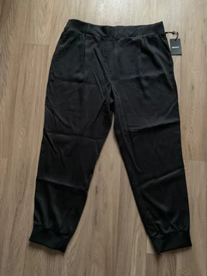 £21.99 • Buy DKNY PEG Leg Trousers 100%LYOCELL Size L BNWT RRP$89 Black Style P13KIJGT