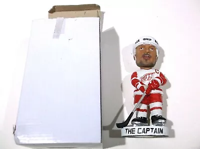 $22.99 • Buy STEVE YZERMAN  THE CAPTAIN  BOBBLEHEAD Detroit Red Wings SGA Bobble Head