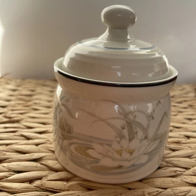 £16 • Buy Royal Doulton Lambethware 1983 Waterlily Fresh Flowers VINTAGE Lidded Ginger Jar