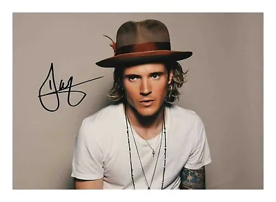 Dougie Poynter - Mcfly Autograph Signed Pp Photo Poster • £6.89