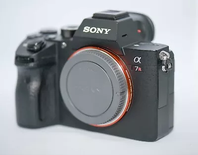 $2550 • Buy Sony Alpha 7R III / Sony A7R III With Battery Grip In Excellent Condition