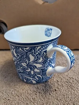 V&A Fine Bone China Mug Blue And White • £12