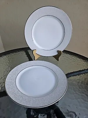 Set Of 2 - Mikasa Fine China L3438 Parchment Dinner Plates 10 3/4” - Thailand • $19.95