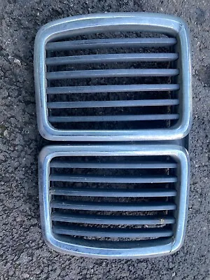 BMW E30 Front Kidney Grille Used 51131945877 • $19.99