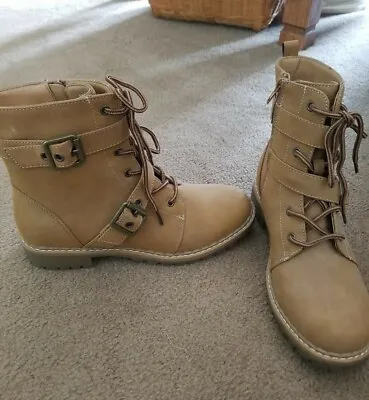 $15 • Buy Just Fab Size 7.5 Boots
