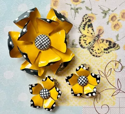 Vintage Golden Yellow Polka Dotted Summer Sunflower Flower Pin Clip On Earrings • $34