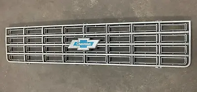 Vintage 1975-1976 Chevrolet Square Body OEM Grille GM#343982 • $89