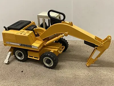 Bruder Liebherr 912 Excavator Truck Missing Scoop 1/16 Scale • £11.99