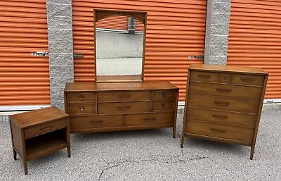 Vintage MCM Drexel Walnut Meridian Modern Bedroom Set Dresser Mirror Nightstand • $1999.99