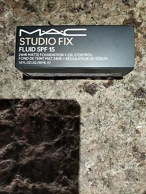 Mac Studio Fix Fluid Spf15  Matte Foundation 30ml- Shade: Nw5 • £22