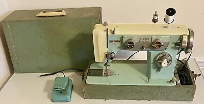 Vintage Universal J-A13 Deluxe Sewing Machine/Case & Foot Pedal/Zig Zag/Button • $130