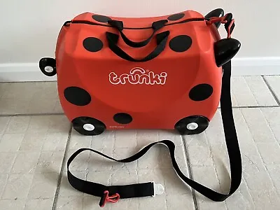 Trunki Harley The Ladybird - Red / Black Ride On Suitcase With Pulley Key. Used. • £15