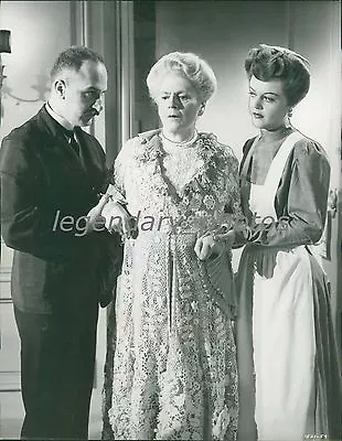 1951 Kind Lady Original Press Photo Ethel Barrymore Maurice Evans • $6