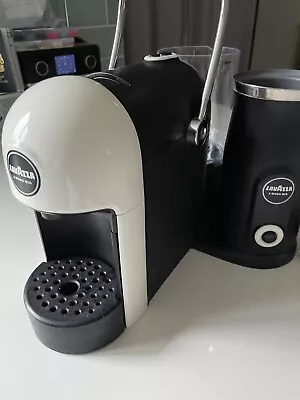 Lavazza A Modo Mio Jolie Coffee Machine • £5