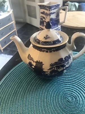 Ringtons Willow Pattern Teapot By Wade Ceramics Sh 61 • £15