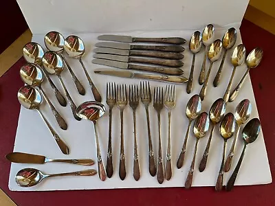 Vintage Wm Rogers Mfg IS Silverplate Flatware 33 Pieces • $13.50