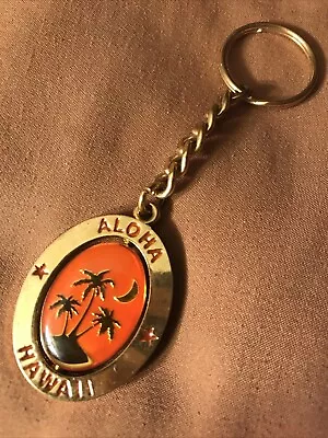 ALOHA HAWAII Gold Tone W/ Palms & Quarter Moon Spinning Center  METAL KEYCHAIN • $2.67