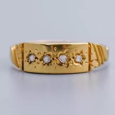 Solid 18K Gold Antique Signet Style Ring With Four Star Etched Diamonds • £180