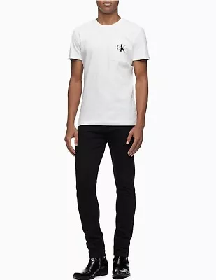 *Calvin Klein Jeans Men's Monogram Pocket T-SHIRT SIZE L • $24.99