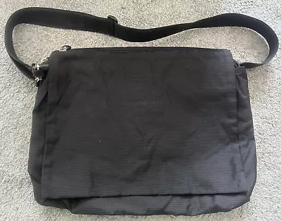 Mandarina Duck MD20 Black Shoulder Bag • £20