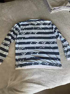 £4 • Buy Blue And White Patterned Urban Spirit T-shirt XL