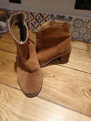 Ladies Tan Suede Ankle Boots Size 4 • £12.50