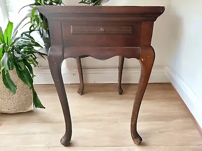 Vintage Queen Anne Tea Table | Hammary Furniture | Solid Mahogany • $225