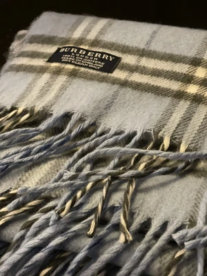 £90 • Buy Burberry Cashmere Shawl Blanket Throw Scarf - Lage, Blue