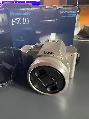 PANASONIC Lumix DMC-FZ10S Silver Leica DC Vario Elmarit + Charger Boxed  • £48