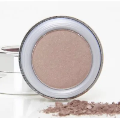 La Bella Donna Compressed Mineral Eye Shadow | BRONZE • $11.99