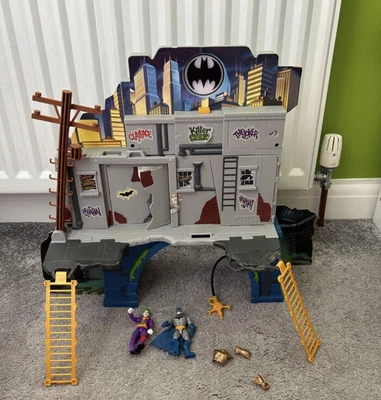 £25 • Buy Batman Cave Toy And 2 Figures 