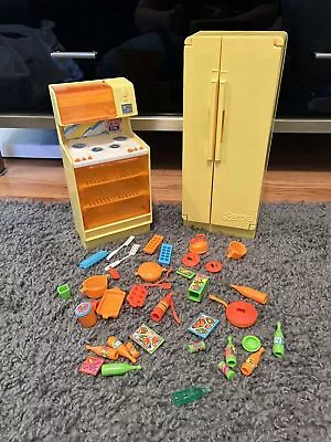 Vintage 1979 Barbie Dream House Yellow Refrigerator & 1978 Stove W/ Some Acces • $37.99