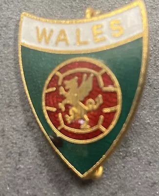 1970s WALES FOOTBALL BADGE BY COFFER ENGLAND FA CUP CARDIFF • £3.99