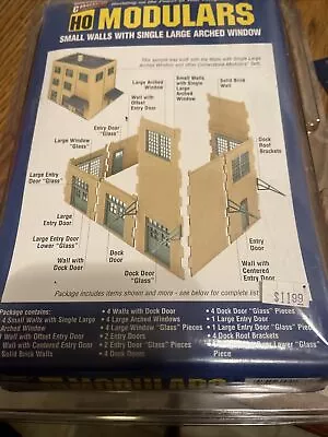 Cornerstone HO Modulars Kit 933-3731 Small Walls With Single Large Arched Window • $12