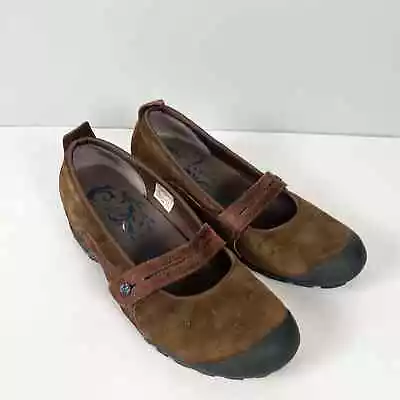 Merrell Plaza Bandeau Cherry Oak Hidden Wedge Mary Jane Size 10 Brown Suede • $32.89