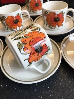 £19.99 • Buy 6 X J&G Meakin Poppy Pattern Tea Cups And Saucers