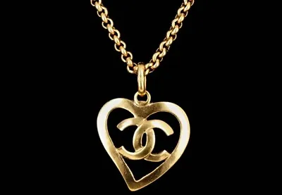 $1400 • Buy Chanel Vintage 1995 Necklace