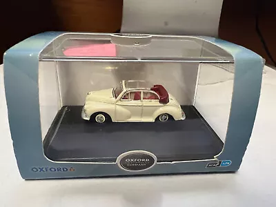 Oxford Morris Minor Convertible - O.E.White/Red 1/76 • $20