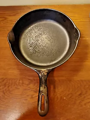 WAGNER  (Unmarked) Cast Iron 9-inch Skillet #6  Marked With A Q • $36