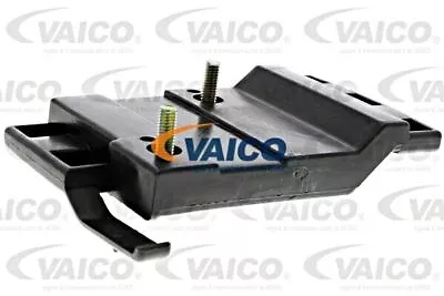 VAICO Left Bumper Mounting Bracket Fits MERCEDES W202 S202 Wagon 2028800330 • $20.38
