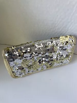 Women’s Sequin Gold/silver Double Zip Wallet 8”x 4.5”x 1.5” • $10