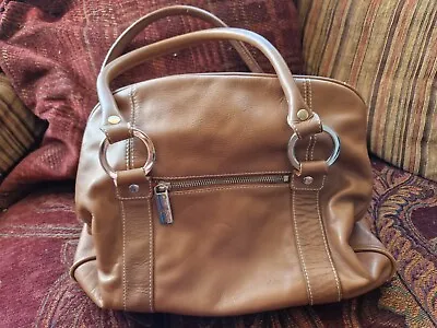 OLlIE AND NIC TAN LEATHER HANDBAG • £16