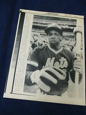 Wire Press Photo 1986 Dwight Gooden Batting Practice New York Mets Shea Stadium • $17