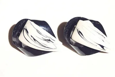 VINTAGE JEWELRY - 1960s Cruella De Vil Black White Enamel Abstract Loop Earrings • £31.84