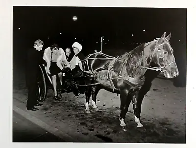 1980s Horse Drawn Carriage Older Women Fur Coat Blinders VTG Press Photo • $12.50