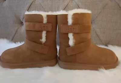 UGG Bailey Graphic Logo Strap • $180