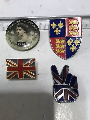 Queen Elizabeth II 1953 Coronation Queen Elizabeth I Crest & 2 Union Flag Badges • £10.99